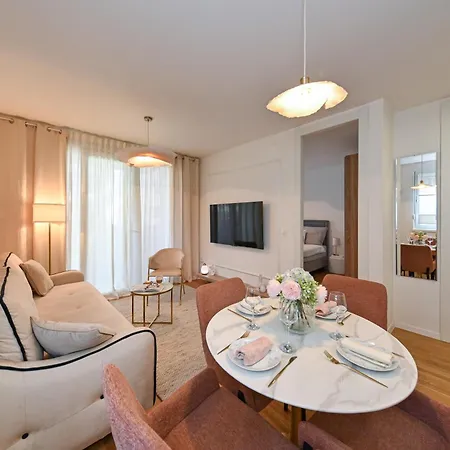 D'or With Free Private Parking *