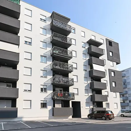 D'or With Free Private Parking *