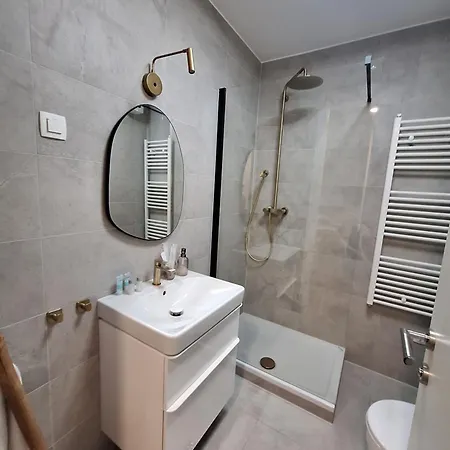 D'or With Free Private Parking