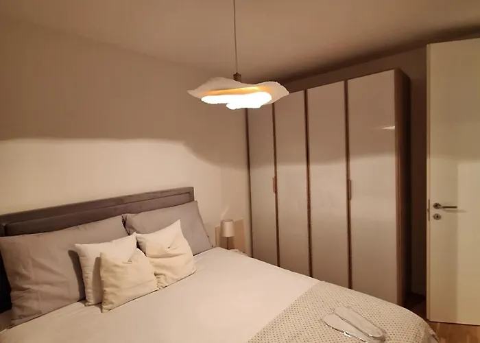 D'or With Free Private Parking Zára