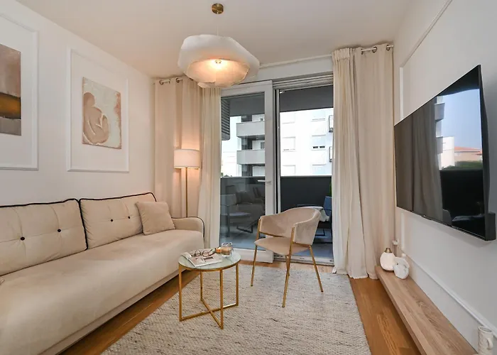 D'or With Free Private Parking